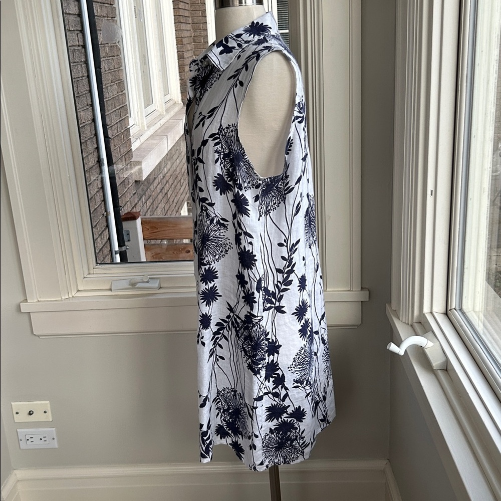 Pretty linen shift dress in navy and white - Picture 5 of 9